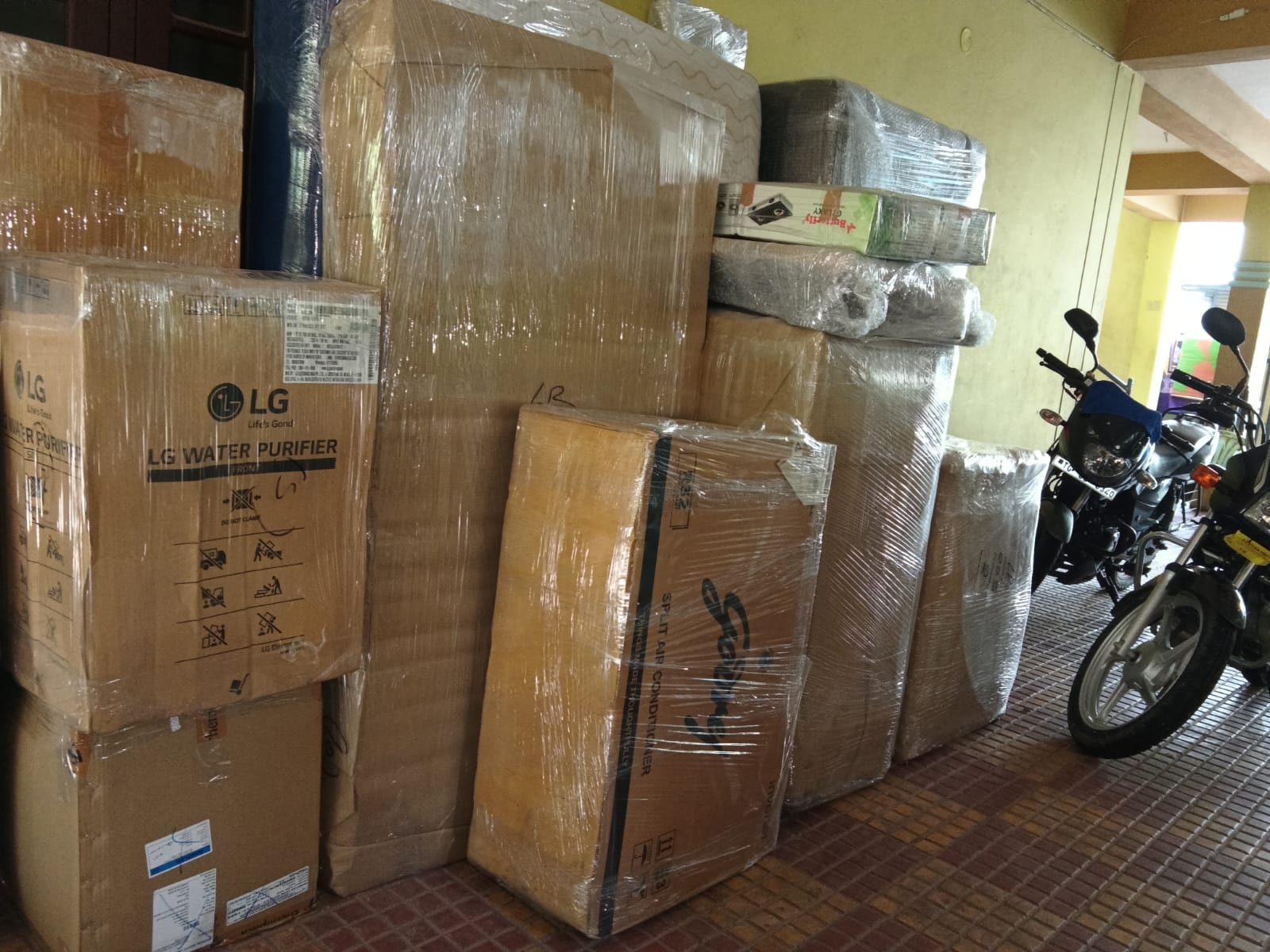 Packing boxes arranged for dispatch